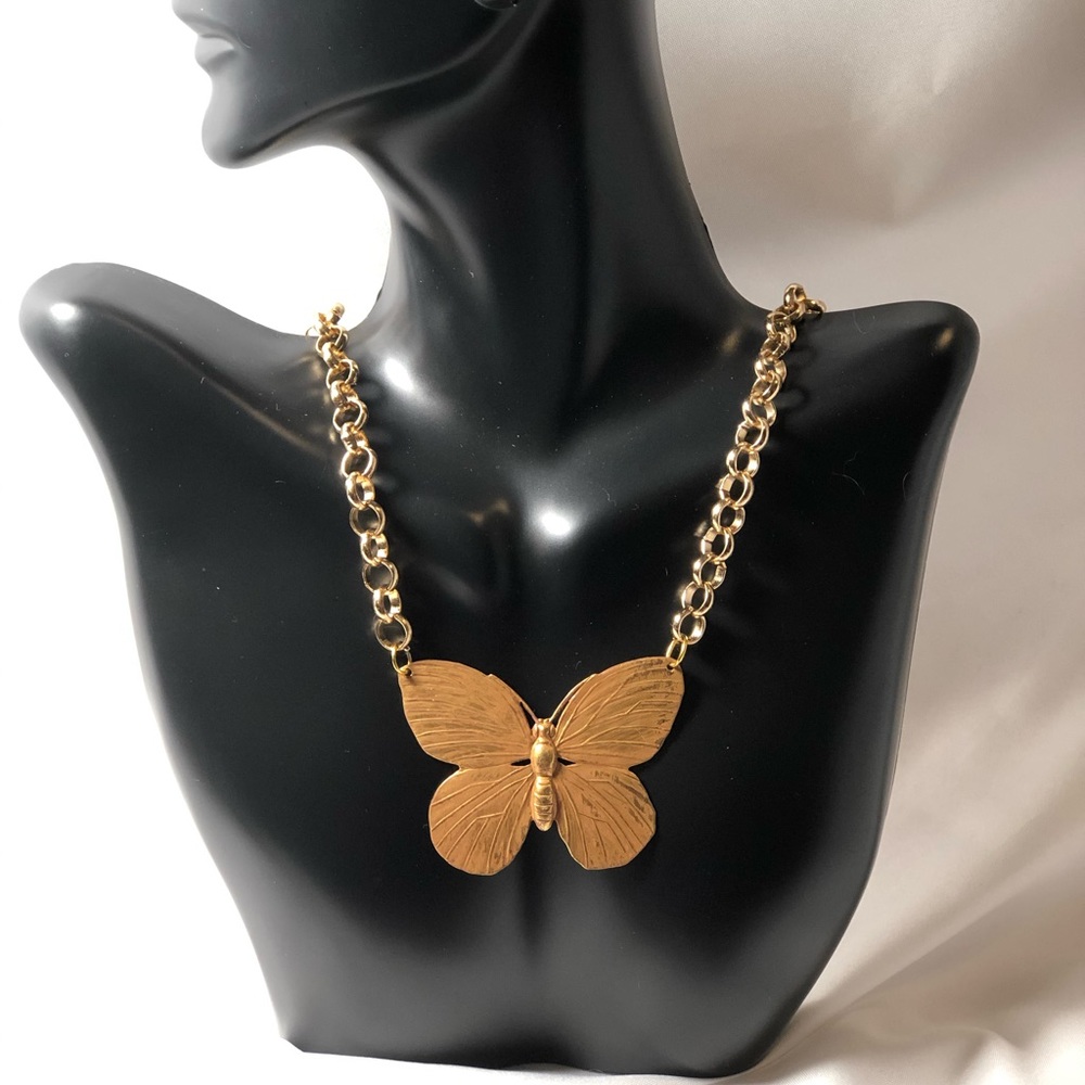 Beautiful gold butterfly necklace